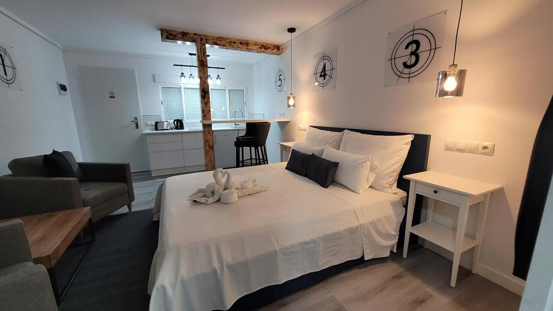 Lajita Chabelas Mini Loft